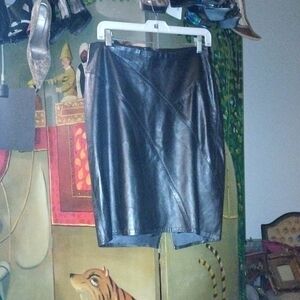 Chic Black Leather Pencil Skirt